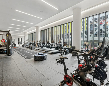 312 West 43rd Street - Photo Thumbnail 17