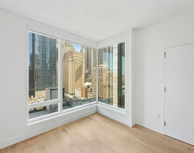 312 West 43rd Street - Photo Thumbnail 7