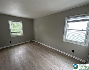 226 Vista Drive - Photo Thumbnail 9