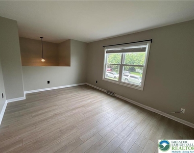 226 Vista Drive - Photo Thumbnail 5