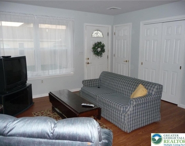 4705 Pheasant Run Court - Photo Thumbnail 7