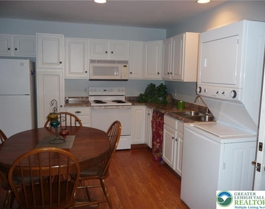 4705 Pheasant Run Court - Photo Thumbnail 8