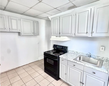 1620 W Chew Street - Photo Thumbnail 8
