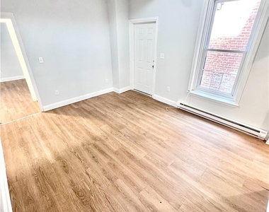 829 W Linden Street - Photo Thumbnail 2