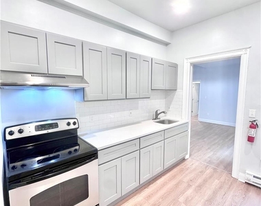 829 W Linden Street - Photo Thumbnail 8