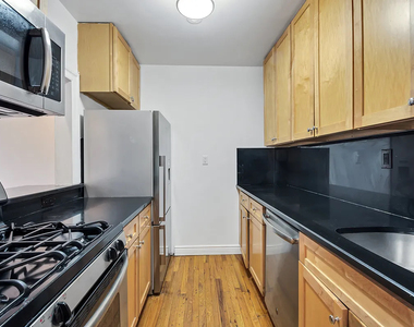 37 West 54th Street - Photo Thumbnail 2