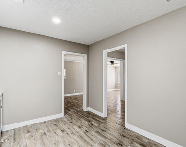 5704 Sage Court - Photo Thumbnail 11