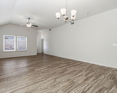 13745 Lago Vista Avenue - Photo Thumbnail 11