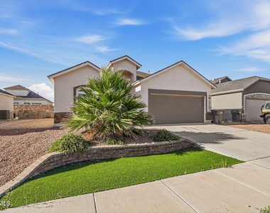 13745 Lago Vista Avenue - Photo Thumbnail 2
