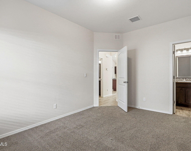 13745 Lago Vista Avenue - Photo Thumbnail 15