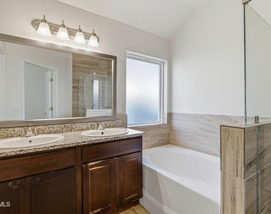 13745 Lago Vista Avenue - Photo Thumbnail 22