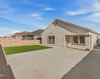 13745 Lago Vista Avenue - Photo Thumbnail 27