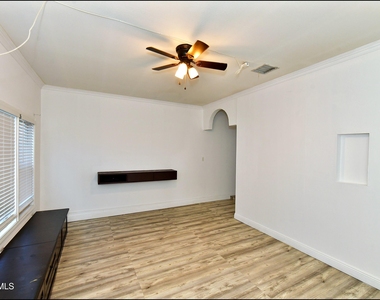 13136 Wellington - Photo Thumbnail 21