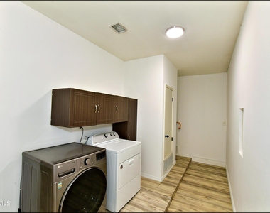 13136 Wellington - Photo Thumbnail 33