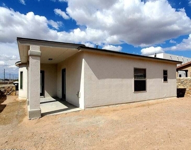 332 La Puesta Drive - Photo Thumbnail 8