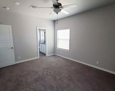 332 La Puesta Drive - Photo Thumbnail 3