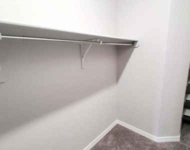332 La Puesta Drive - Photo Thumbnail 6