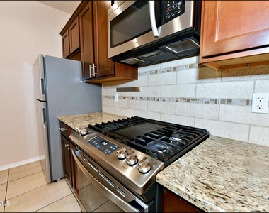 1908 William Caples Street - Photo Thumbnail 13
