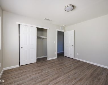 5204 Sun Valley - Photo Thumbnail 7
