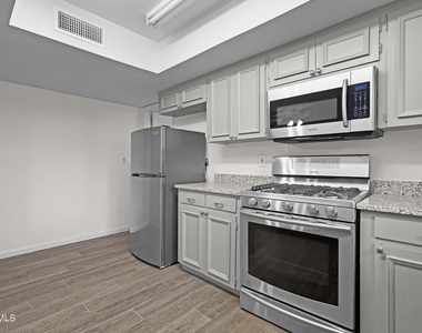 7141 Gran Vida Drive - Photo Thumbnail 25
