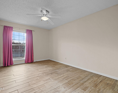 7141 Gran Vida Drive - Photo Thumbnail 7
