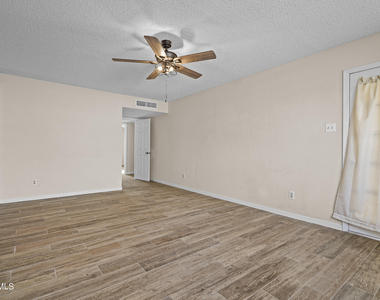 7141 Gran Vida Drive - Photo Thumbnail 15