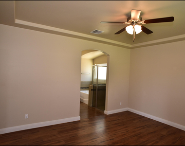 2200 Willie Mier Street - Photo Thumbnail 25