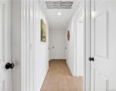 8 Belaire Manor - Photo Thumbnail 18