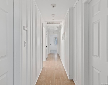 8 Belaire Manor - Photo Thumbnail 20