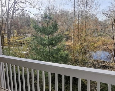 103 Silver Creek Lane - Photo Thumbnail 9