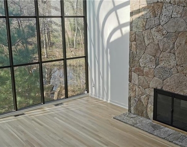 103 Silver Creek Lane - Photo Thumbnail 5
