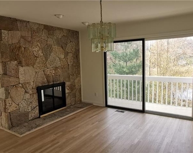 103 Silver Creek Lane - Photo Thumbnail 8