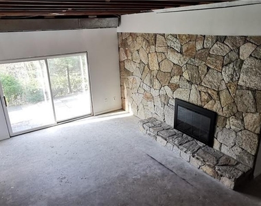 103 Silver Creek Lane - Photo Thumbnail 27