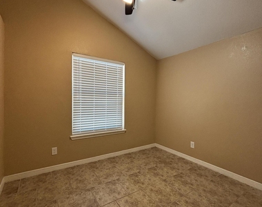 11837 Jim Ryan Lane - Photo Thumbnail 6