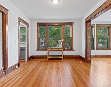 212 Maple Street - Photo Thumbnail 7