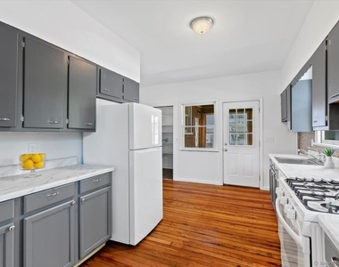 212 Maple Street - Photo Thumbnail 9