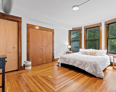 212 Maple Street - Photo Thumbnail 15