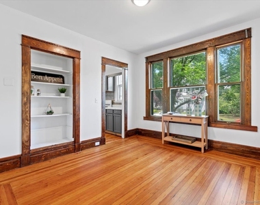 212 Maple Street - Photo Thumbnail 6