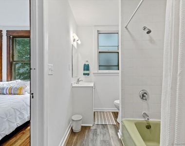212 Maple Street - Photo Thumbnail 20