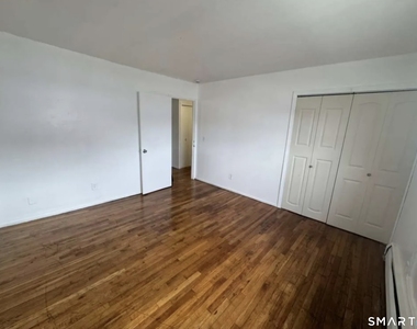 241 Quinnipiac Avenue - Photo Thumbnail 5