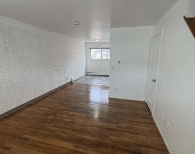 241 Quinnipiac Avenue - Photo Thumbnail 1