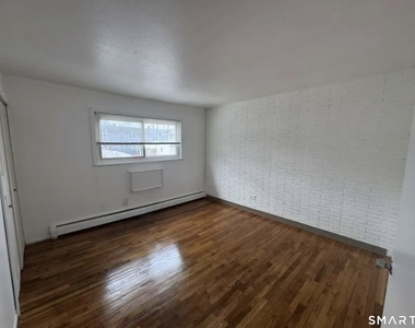 241 Quinnipiac Avenue - Photo Thumbnail 6