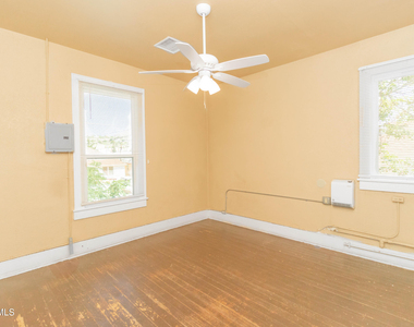 1304 E Rio Grande Avenue - Photo Thumbnail 8
