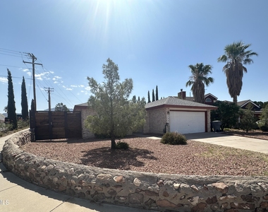 7324 Canyon Run Drive - Photo Thumbnail 13
