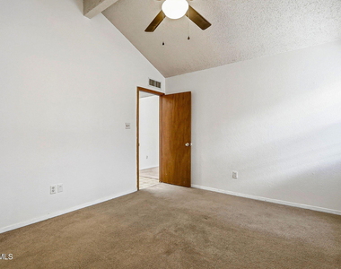 10902 Yogi Berra Circle - Photo Thumbnail 20