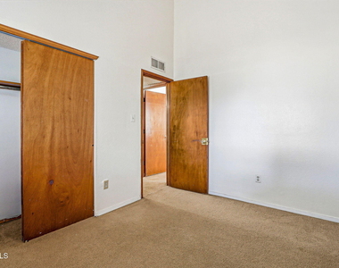 10902 Yogi Berra Circle - Photo Thumbnail 25