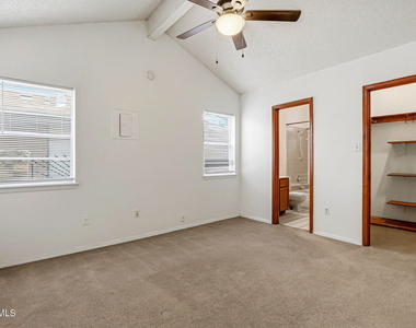 10902 Yogi Berra Circle - Photo Thumbnail 18