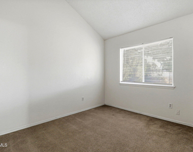 10902 Yogi Berra Circle - Photo Thumbnail 23