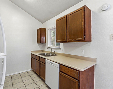10902 Yogi Berra Circle - Photo Thumbnail 13