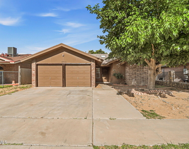 10902 Yogi Berra Circle - Photo Thumbnail 2